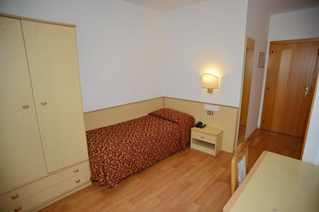Hotel Canada Andalo Room photo