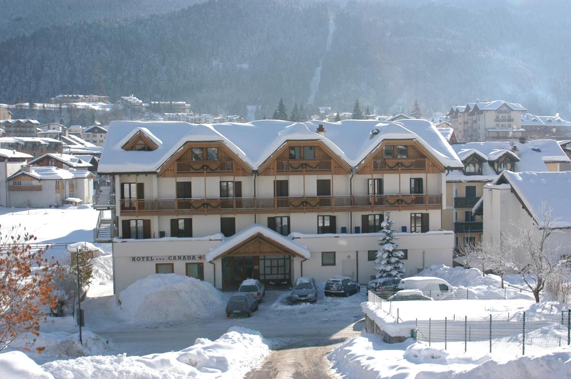 Hotel Canada Andalo Exterior photo